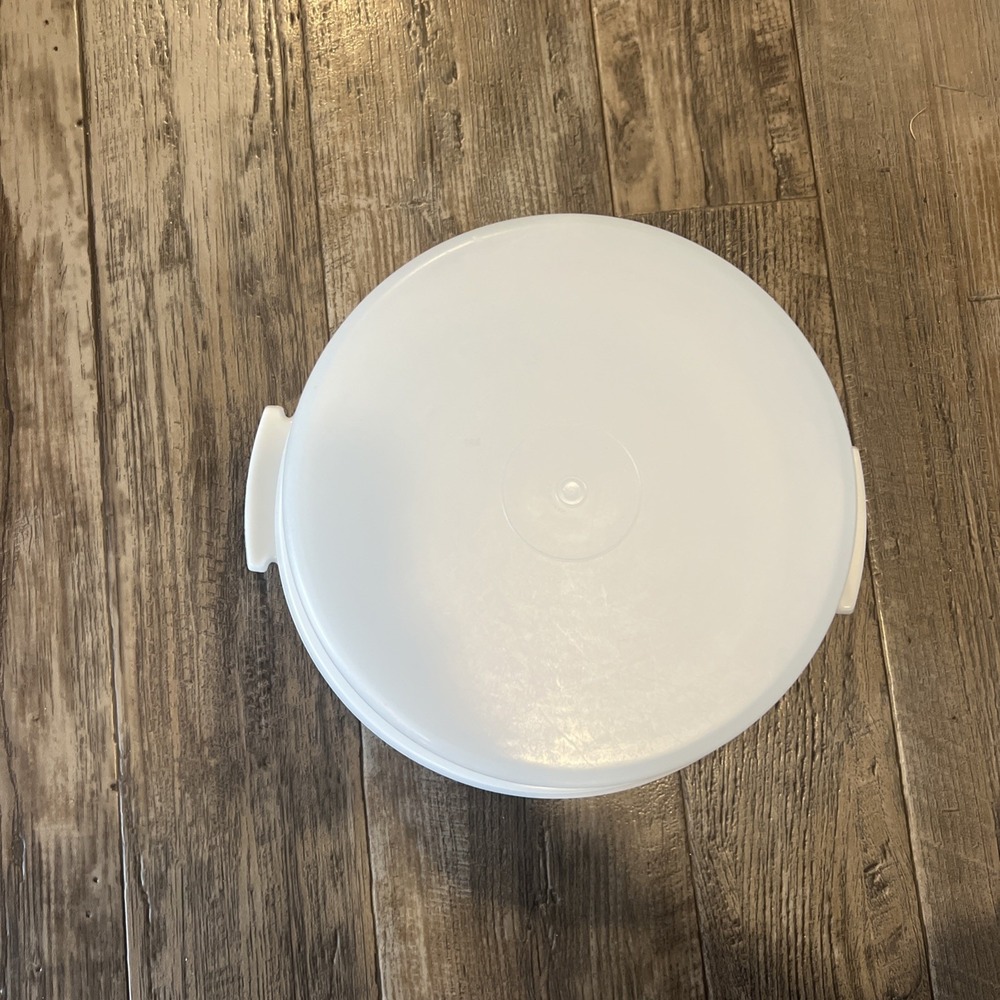 Vintage Tupperware White Cake Pie Carrier Keeper